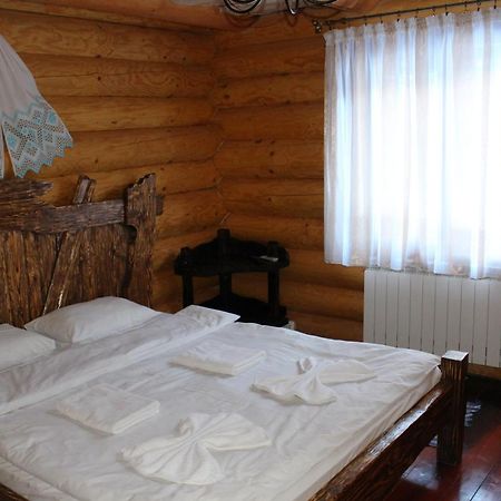 Hotel Berloga-Sinevir Synevyrsʼka Polyana Εξωτερικό φωτογραφία