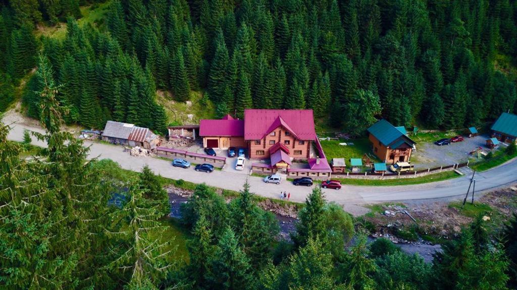Hotel Berloga-Sinevir Synevyrsʼka Polyana Εξωτερικό φωτογραφία