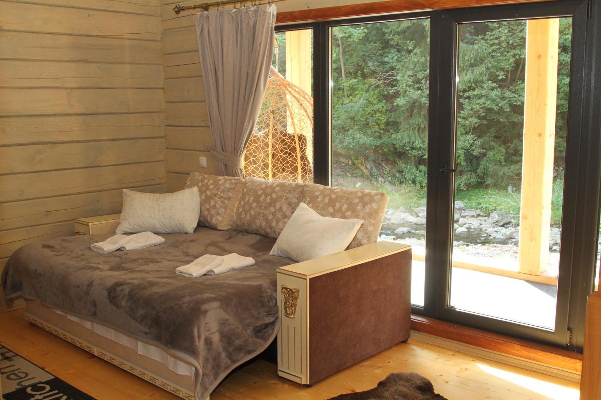 Hotel Berloga-Sinevir Synevyrsʼka Polyana Εξωτερικό φωτογραφία
